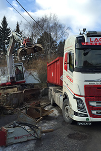 Hausabbruch und Abtransport mit Lackner-Lkw