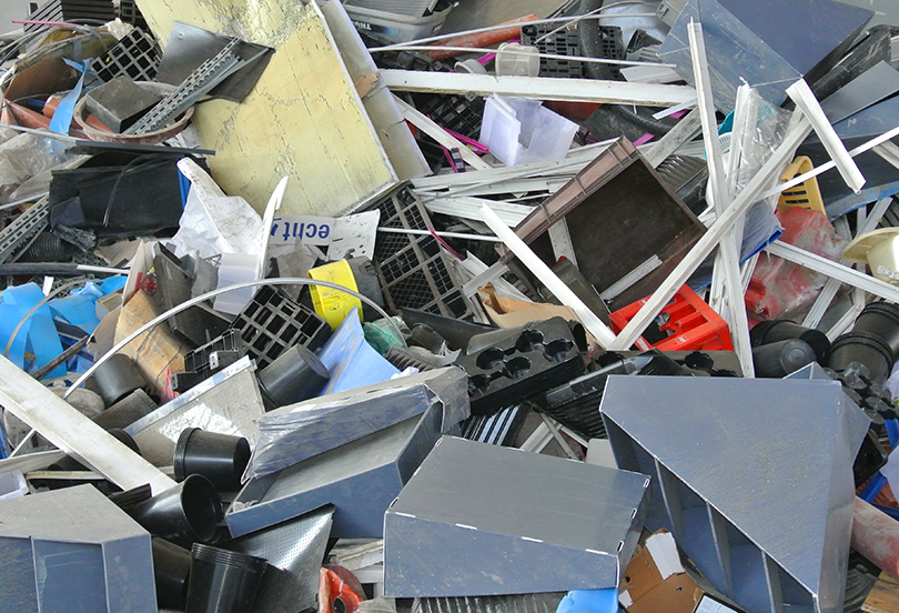 Kunststoff als Abfall für die Wiederherstellung neuer Materialien